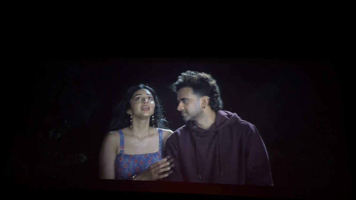 chaco_tweet's tweet photo. Watched #AnbilAvan 

Kudos to @AshokSelvan bro

Story is abt a couple they wish to start a homestay in tourist place they search a house get it thn tht area mla indirectly try to snatch there house and give probs this continues to end and climax fight sequence📈

My Rating-3.5/5 https://t.co/TP2XQx5b0w