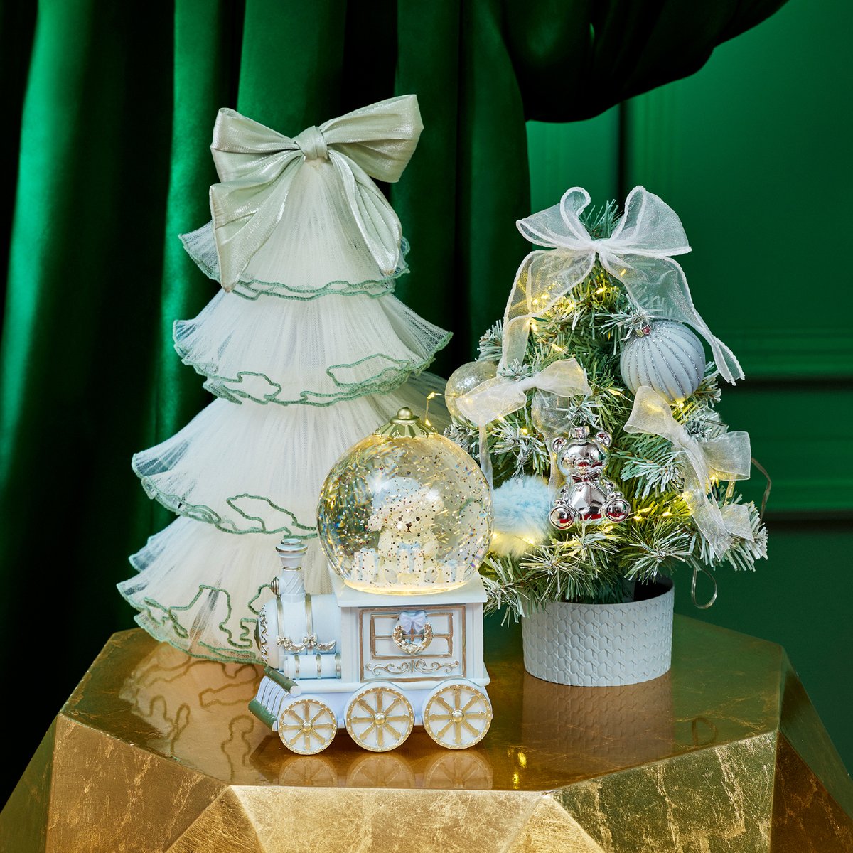 Francfranc_web's tweet photo. 🎅💭「Are you Merry?」
2026 Christmas Collectionは「準備から楽しむ自分らしいクリスマス」を提案します🎄💫

クリスマスを待つ時間も、自分らしく、心高鳴るひとときに。そんな想いを込めたクリスマスコレクションをお届け🫶ぜひチェックしてね！

https://t.co/UvIXIcBmF5 https://t.co/4LW01ASeL1