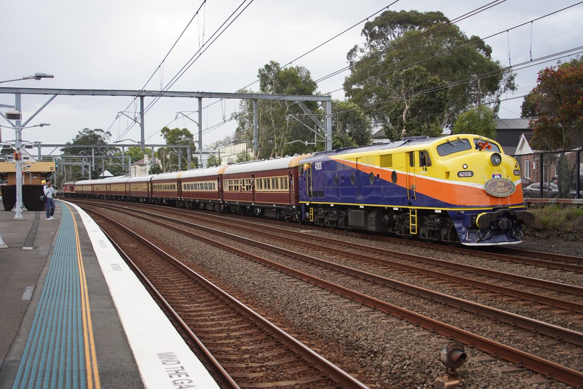 AunzRailfan's tweet photo. 620/720気動車とBotany 貨物線ツアーも続いてCentral方面へ通過。
これにて3日間開催されたトランスポートエキスポの全ての営業列車が終了。
様々な方面に多様な列車が設定され、あっという間の3日間でした。
トランスポートエキスポは終わりましたが、この後のイベント車両返却回送も見逃せません！ https://t.co/VumJYyHgDY