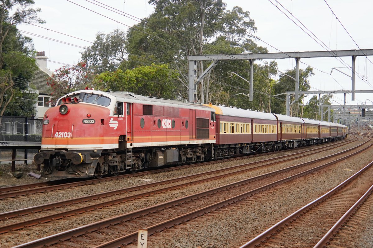 AunzRailfan's tweet photo. 620/720気動車とBotany 貨物線ツアーも続いてCentral方面へ通過。
これにて3日間開催されたトランスポートエキスポの全ての営業列車が終了。
様々な方面に多様な列車が設定され、あっという間の3日間でした。
トランスポートエキスポは終わりましたが、この後のイベント車両返却回送も見逃せません！ https://t.co/VumJYyHgDY