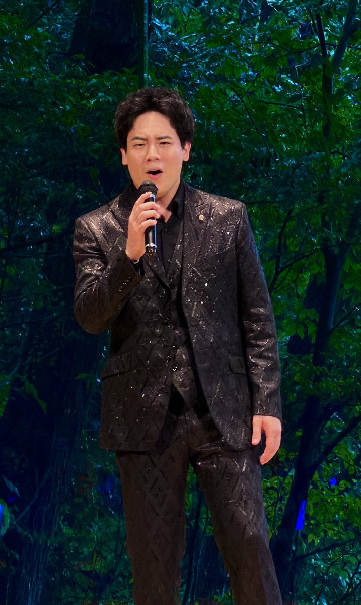 kimura_tetsuji's tweet photo. 大自然という有機物としての大先輩にエイッてなわけで、Mr.ネイチャーこと藤村弘二こと木村徹二ことアイアンだよ！！
本日は視力が0.04くらい上がりそうな兵庫県三木市は〝森の文化館音楽ホール〟様にて『カラオケ・マキ歌謡祭』様！！
お越しの生きとし生ける全ての子アイアンよ、誠にありがていっ♡ https://t.co/aCamNxVlCl