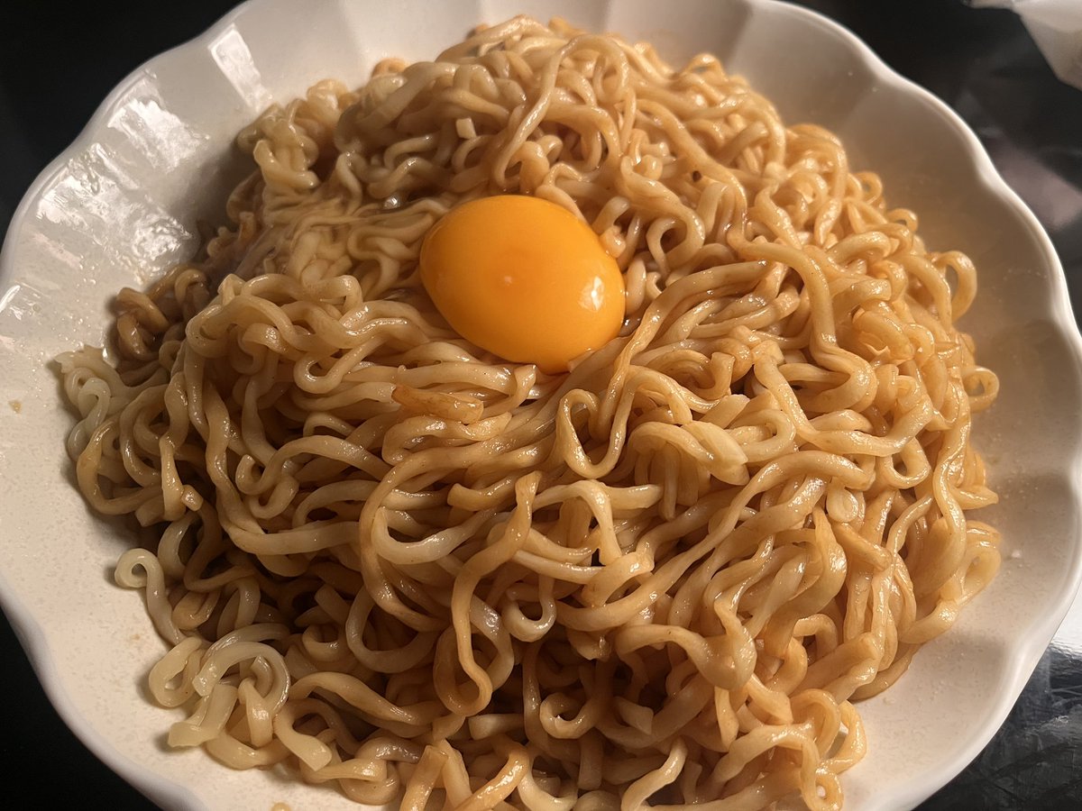 _unichu's tweet photo. なんにも考えたくなくてひたすら食べてる https://t.co/c18ijZik8X