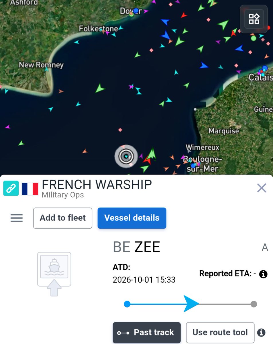 ActivePatriotUK's tweet photo. 🚨 INVASION ALERT 🚨 

This is a national security threat 

Hundreds upon hundreds of immigrants are crossing the channel in boats right now 😲 https://t.co/oQw2xFKqzp