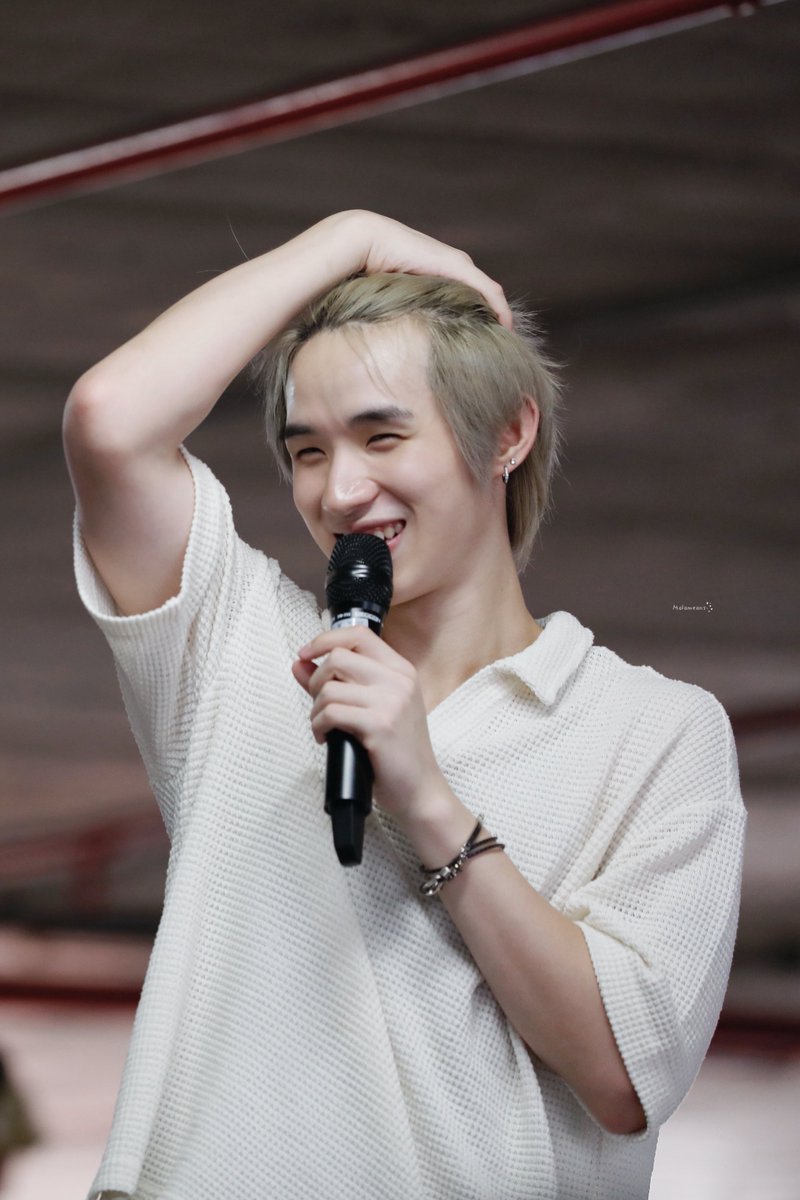 malameans's tweet photo. น้องฮง~ ยิ้มตาปิดเลยยย 😆
น่ารักจังว้าาาา 🤏🏻💓

#hongshihoshi https://t.co/auVa1UllGZ