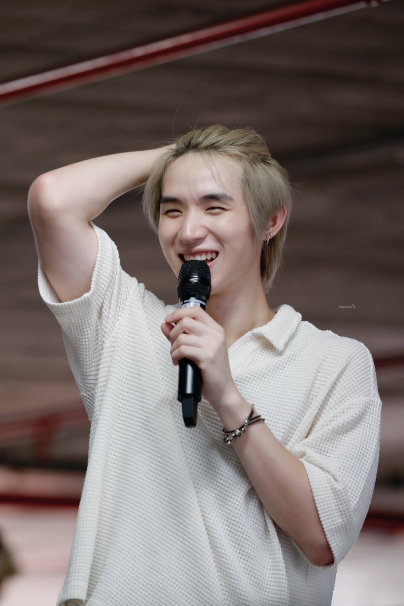 malameans's tweet photo. น้องฮง~ ยิ้มตาปิดเลยยย 😆
น่ารักจังว้าาาา 🤏🏻💓

#hongshihoshi https://t.co/auVa1UllGZ
