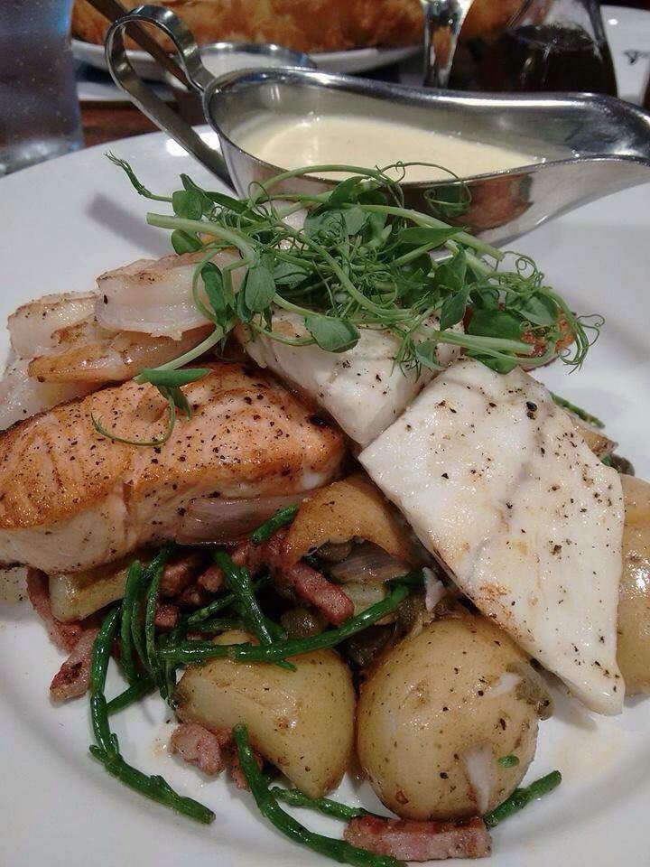 themagpiecafe's tweet photo. What’s your favourite dish when you pay us a visit?
We have different specials on every day to tempt you too.
Check out our menus here 👇
https://t.co/ZlWpErr9r6
#magpie #whitby #seafood #fishandchips https://t.co/taP5gKzRE9