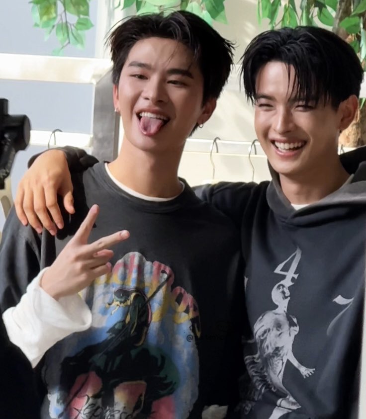 tatonatp's tweet photo. ถ้าแมวดำกับมุอู๊ด ไม่ !!  🐈‍⬛🐷 https://t.co/PYpbjGPNeN