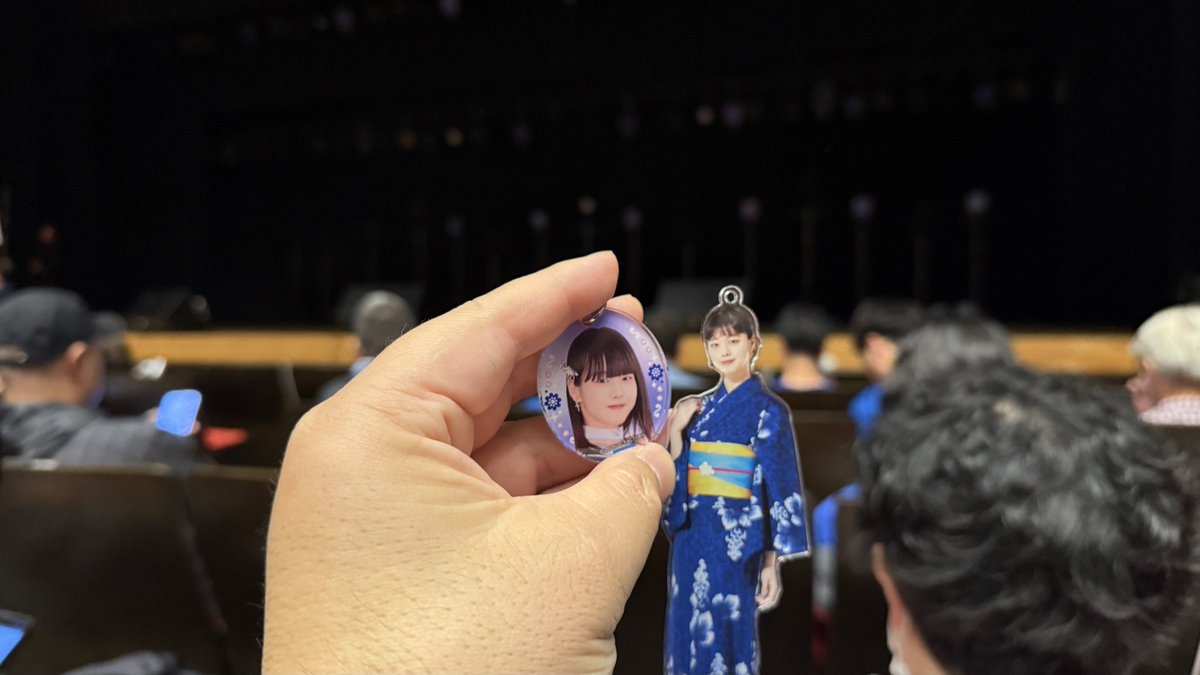 tirrano's tweet photo. 真琳ちゃん、かわいい。
ヤバいよニャン。
前方席で眼福ですニャン。
一曲目からぶち上がっちゃったニャン。
カッコイイのもいいニャン。
雑な真琳も好きニャン。
かわいいのはもっといいニャン。
#福田真琳 https://t.co/KBbNREmwEd