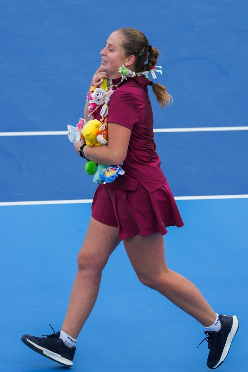 ChinaOpen's tweet photo. Welcome to Wonderland 🧸🎀

Jelena Ostapenko  is surrounded by so much love from the Chinese fans 🥹 #ChinaOpen https://t.co/A9ZMnXXo89