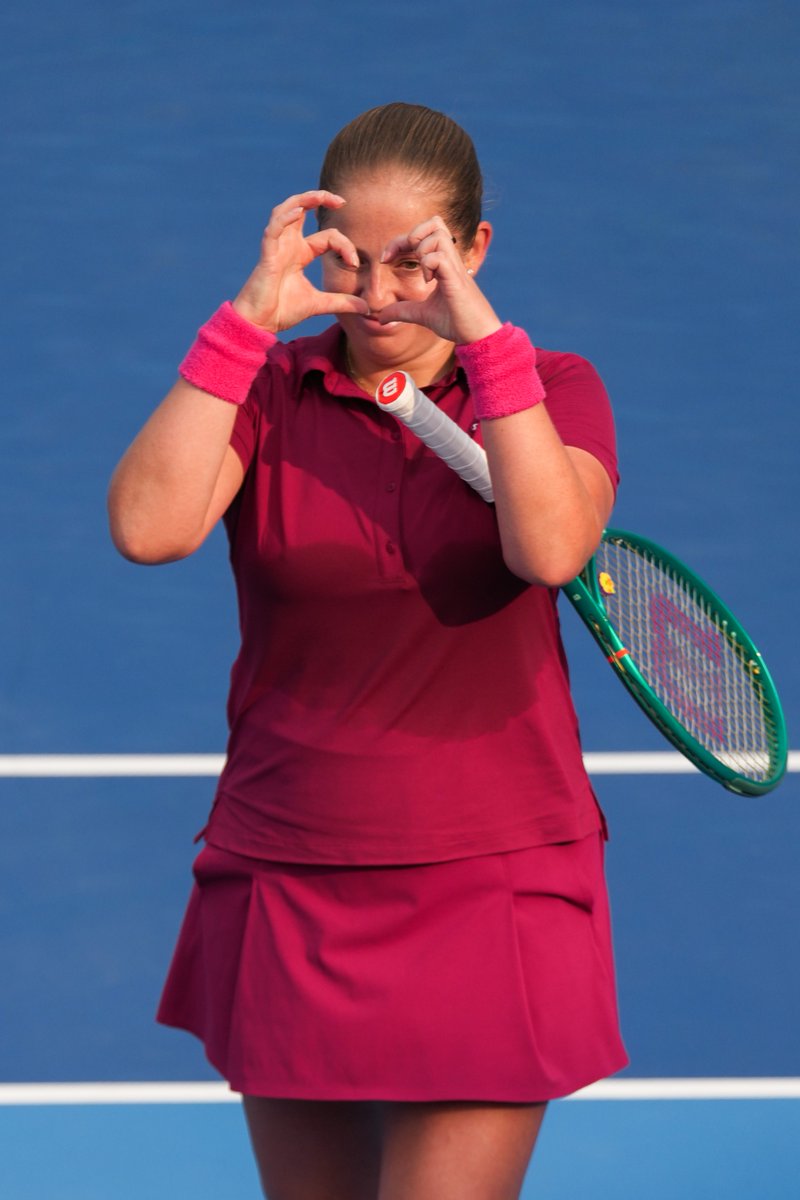 ChinaOpen's tweet photo. Welcome to Wonderland 🧸🎀

Jelena Ostapenko  is surrounded by so much love from the Chinese fans 🥹 #ChinaOpen https://t.co/A9ZMnXXo89