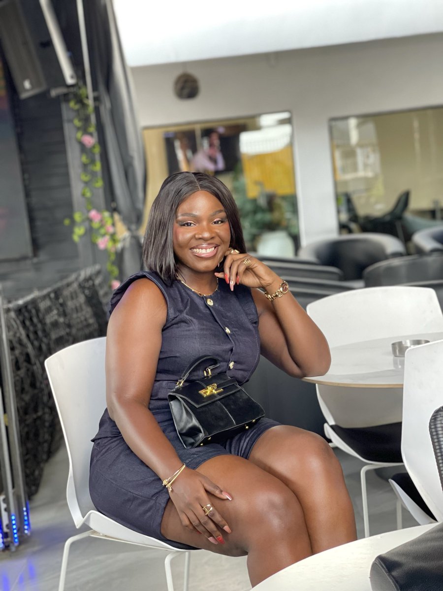 Ellarh_vic's tweet photo. Happy birthday to me🎉❤️

  New Age, More glow🥰✨

 #october #birthdaygirl #birthdaymonth https://t.co/GMsnDzOp2g