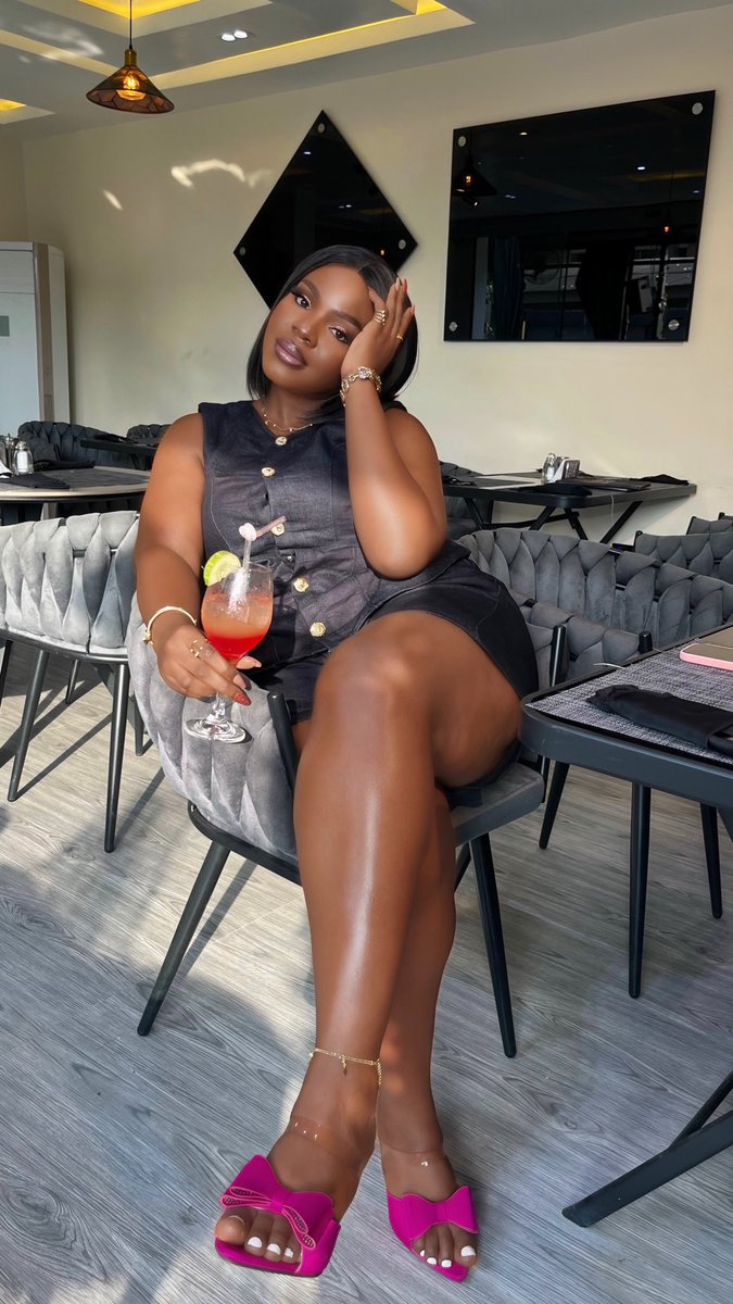 Ellarh_vic's tweet photo. Happy birthday to me🎉❤️

  New Age, More glow🥰✨

 #october #birthdaygirl #birthdaymonth https://t.co/GMsnDzOp2g