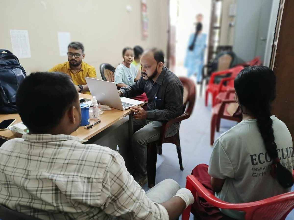 DHFWSN's tweet photo. Hpv vaccination program at Dharmanagar government girls school under padmapur uphc https://t.co/xpOveLvR6z