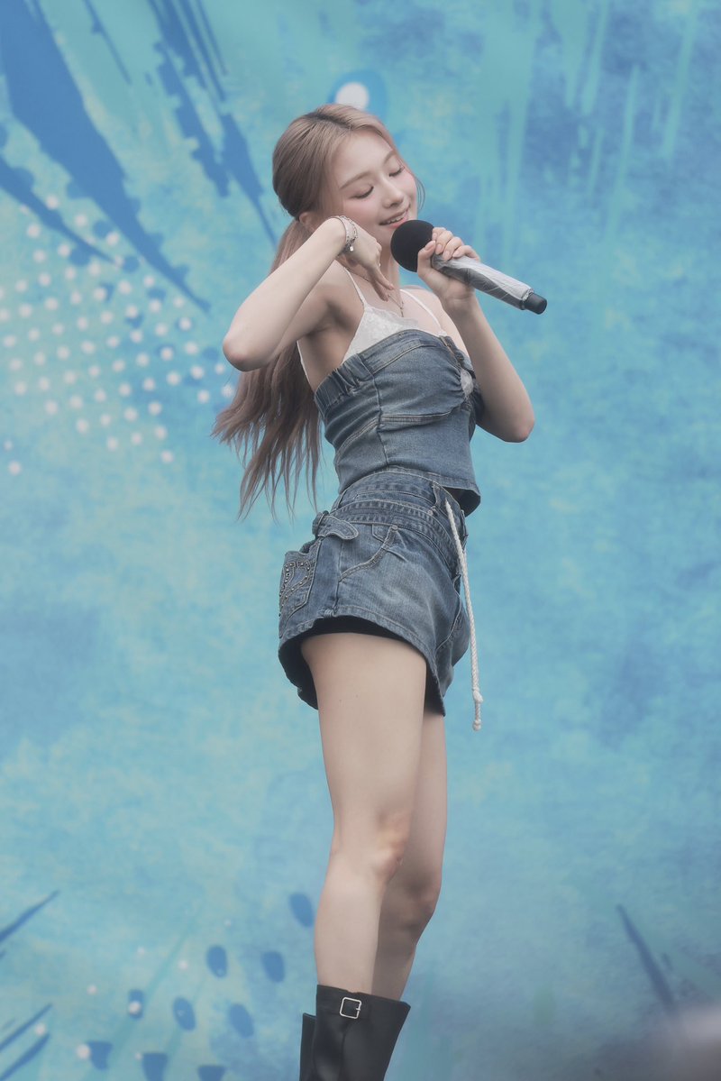 girlskpopphoto's tweet photo. 260817 #프로미스나인 #fromis_9 #이나경 #nagyun 

Plz check link for HQ all data
高画質の全ての写真はリンクをチェックしてください!
모든 고화질 데이터는 링크로 확인 해주세요

https://t.co/e3HcPCvzTv https://t.co/Q0HW6VT1iH