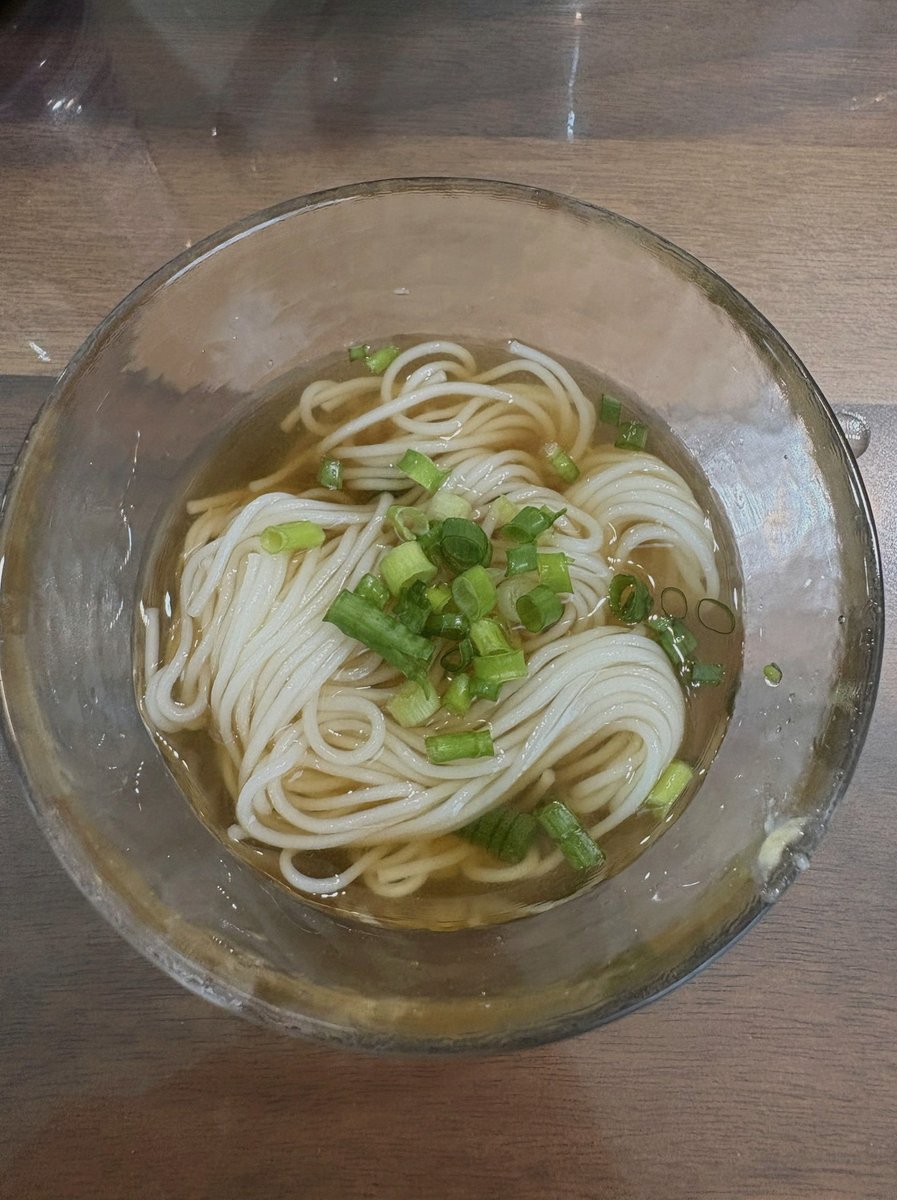 NicholsonBrad's tweet photo. 管理の話じゃないけどネタ作りの話聞いてくれてありがとうふみのちゃん🥲
A.基本は思いついてメモに書き溜めておいたものを見て単独前とかに作るけどカフェ行って0から考える時もある 何も出なかったら帰る https://t.co/sdhIBhTarU