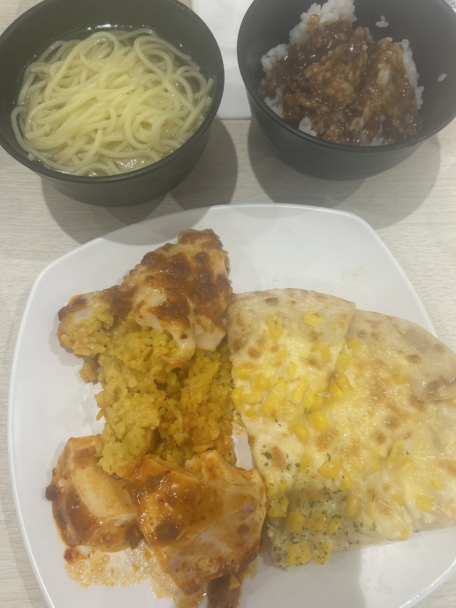 mooototadetaina's tweet photo. 色ん��の食べれるのうれしいなあ¨̮♡

お店の雰囲気が夜よりゆったりでよかった!! https://t.co/fwEAUXFuDv