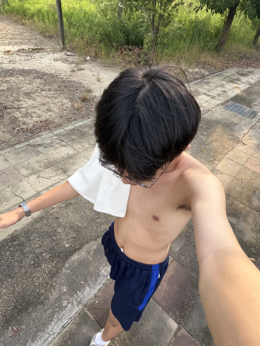 Xin_gxi's tweet photo. 🦮 https://t.co/SMAjYOFgXG