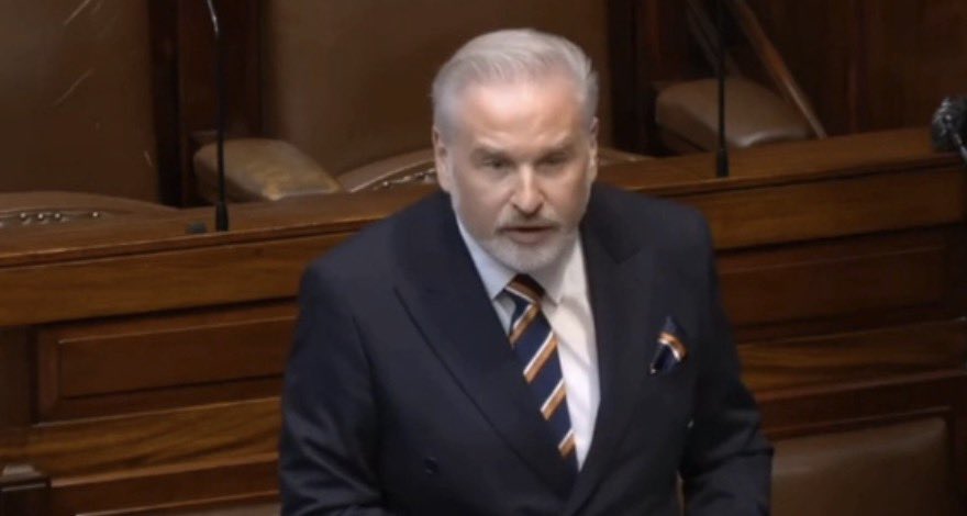 kenoflynnTD's tweet photo. On 5 March I asked the Tánaiste a simple question: when did Government approve the removal of Garda whistleblower John Barrett from his senior HR post?

216 days later, no answer.
Today I wrote to every TD and Senator. 

What rule lets a Minister ignore a Dáil question? https://t.co/5ZCYngJimn