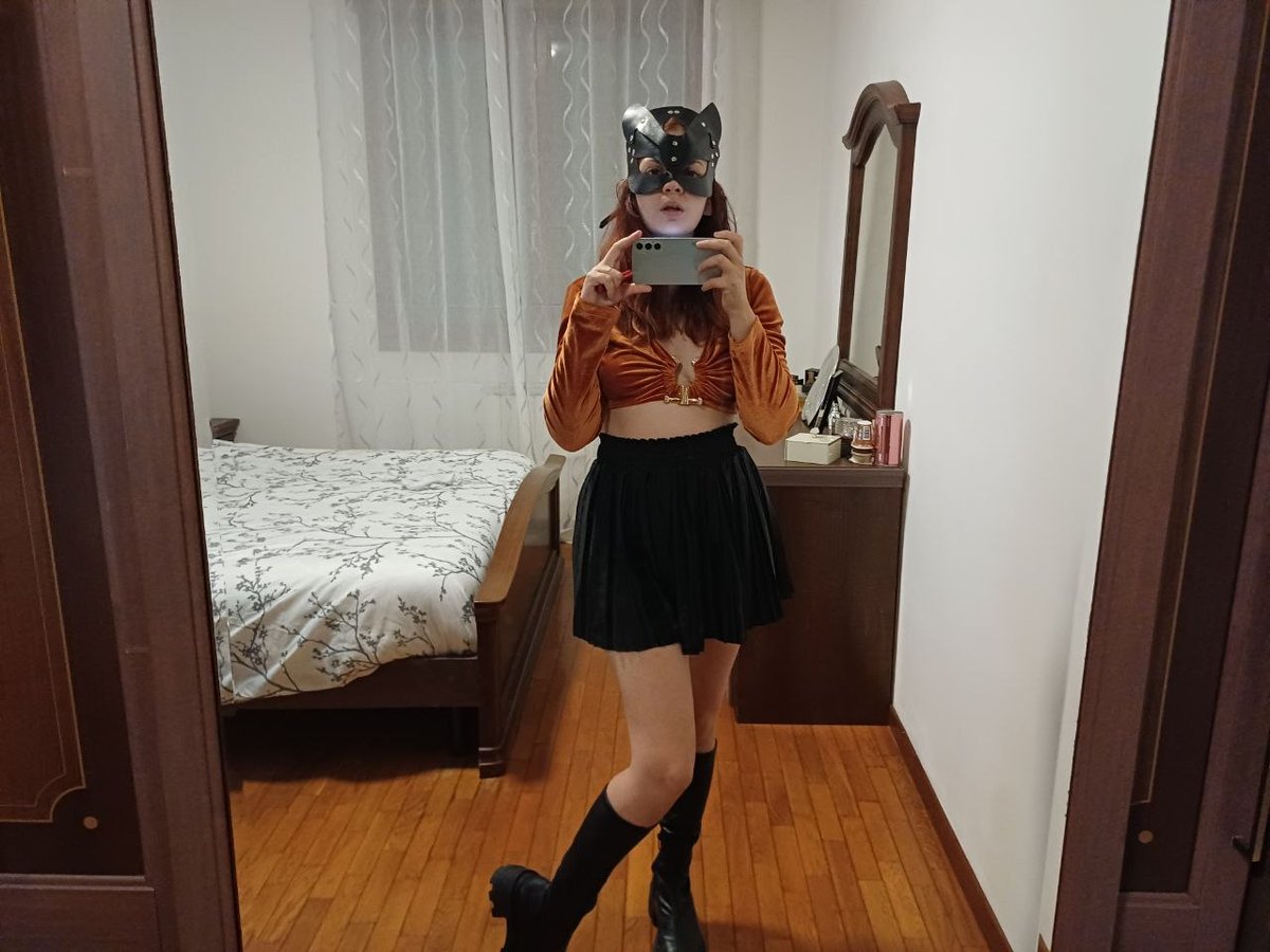 Ludomiss's tweet photo. Benvenuti nel mio primo RTgame 😈

Like & Repost: 2 Euro 
Commenti: 1 Euro
Schiavi: un solo commento a testa
Miss: fino a 4 commenti

Mungiamo insieme una vacca anonima che sta tremando

#RTgame #findom #femdom #paypig #moneyslave

@findomitalia @falcoRTW @CuriousFindomme @dommes_rt @rt_domm