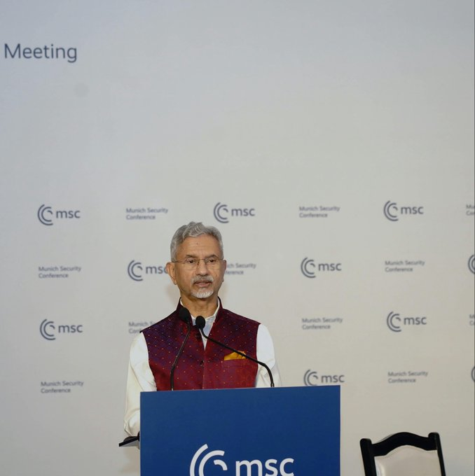 Sakshi415170's tweet photo. Speaking at the Munich Leaders Meeting in New Delhi, EAM S. Jaishankar highlighted how emerging and middle powers are navigating a changing global landscape through de-risking, diversification and issue-based cooperation.
#Jaishankar #MLMNewDelhi #GlobalSouth https://t.co/znbVCdqprd