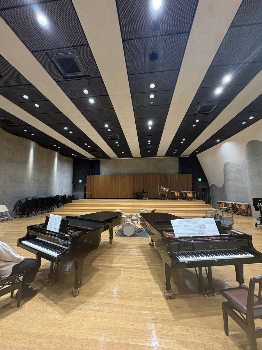 SykSz5's tweet photo. 洗足でカプースチンop.104の合わせでした！
スタインウェイのフルコン二台で演奏できる贅沢さ…！
合わせ終わりは原田さんに洗足生御用達の米カフェに連れて行ってもらいました☺︎ https://t.co/6setW54fL7