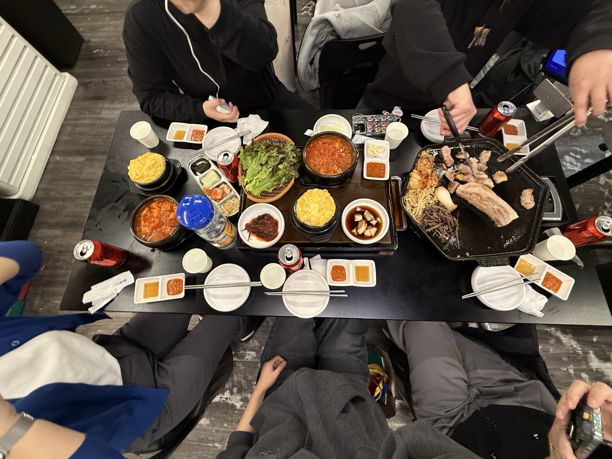 mxihjw's tweet photo. ありがとうジウ。ありがとうみんな。ありがとう美味いごはん。ありがとうプロペラ帽。 https://t.co/FCVsOhpd9o