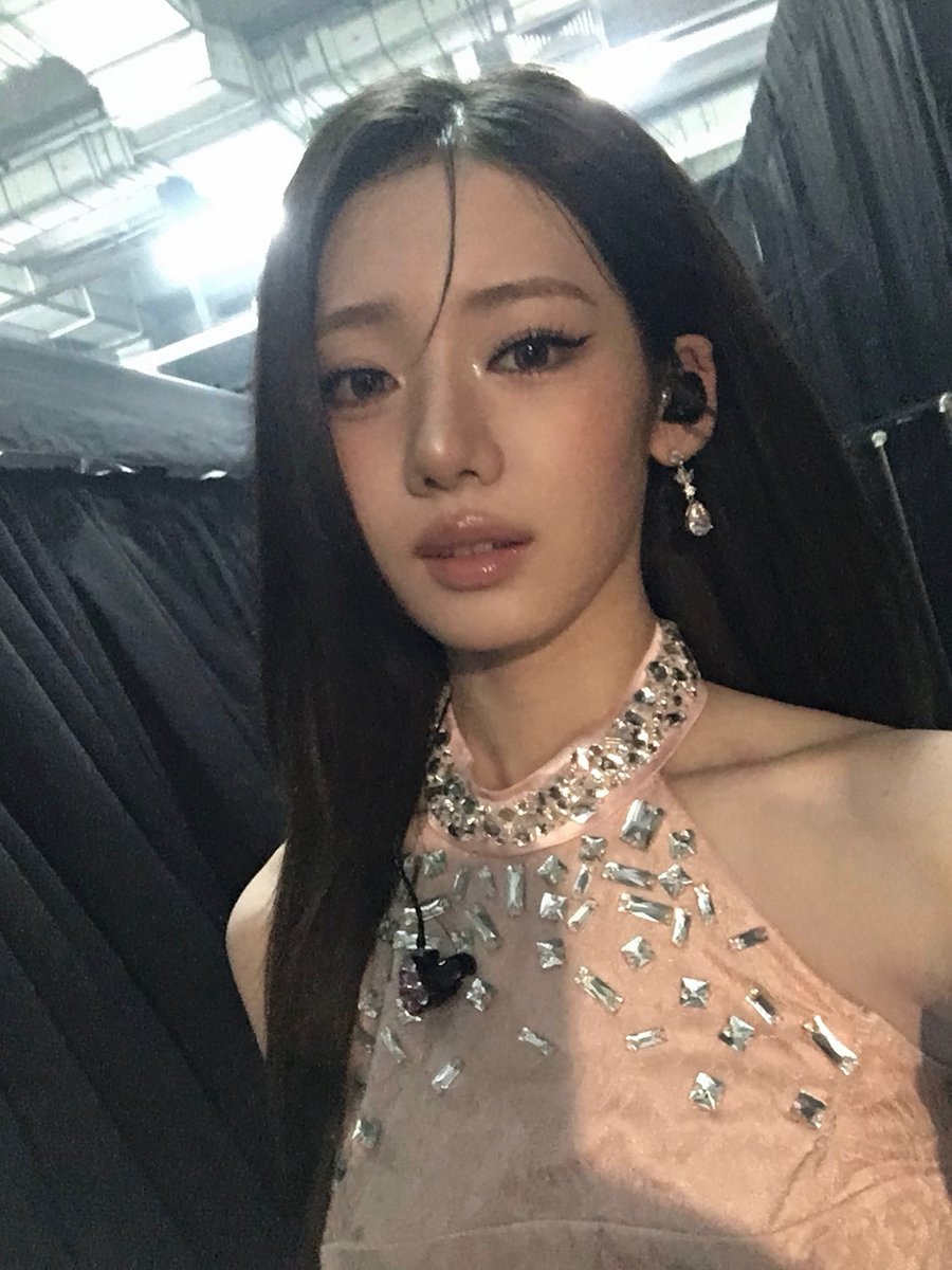 picbaemon's tweet photo. RORA WEVERSE UPDATE 

🍎 https://t.co/ofB3Hp54tw