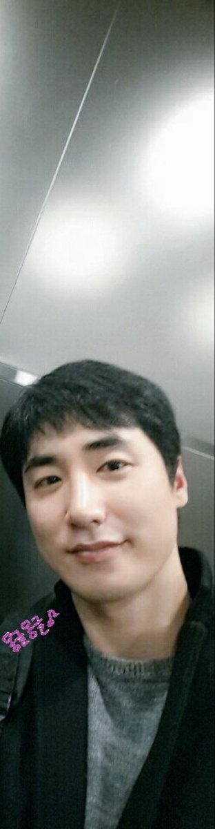 moktanblack's tweet photo. 이사진초면....
웬하프물범말랑이가.... https://t.co/7bAiWFLAqr