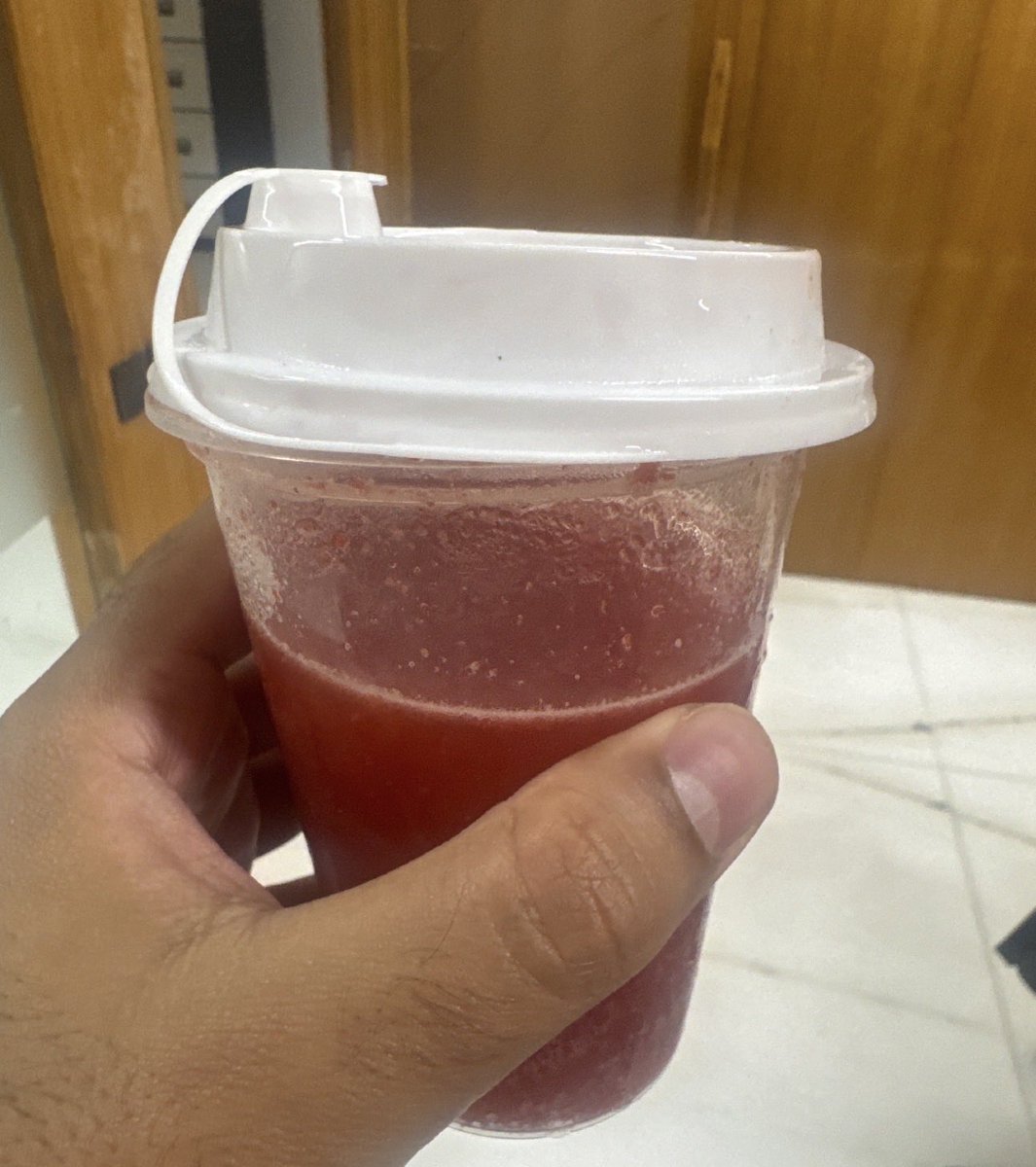 jecnishant's tweet photo. @zomato @zomatocare  I have ordered some food. But due to leakage in bubble tea all item get spoiled. I complained with Zomato support in chat with all images but they refused. I am attached here too. Please take appropriate action. Orderid-8687701642 https://t.co/DDyCZ7AQPP