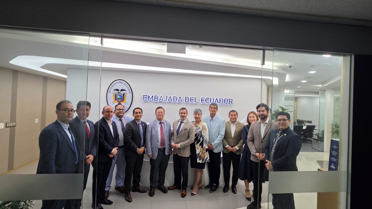 UTMManabi's tweet photo. 🌏🇰🇷 Agenda Académica Asia 2026

La UTM y Kyungdong University suscribieron un convenio que abre nuevas oportunidades de movilidad académica para estudiantes y docentes.

🤝 Un paso concreto para fortalecer la internacionalización y conectar a nuestra comunidad con Corea del Sur. https://t.co/EAllV5cvNE