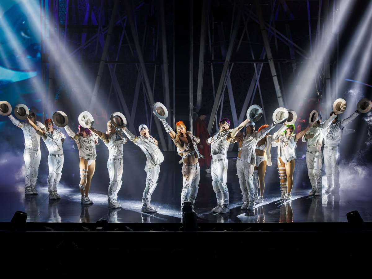 michaeljackson's tweet photo. Nicole Smith of AFAR Magazine shares her tips for attending the Las Vegas show, Michael Jackson ONE: “I recommend that you come early for the pre-show performance as characters roam the theatre” Get tickets now. https://t.co/HtDxWKRy4D https://t.co/p8VV3U0B9W