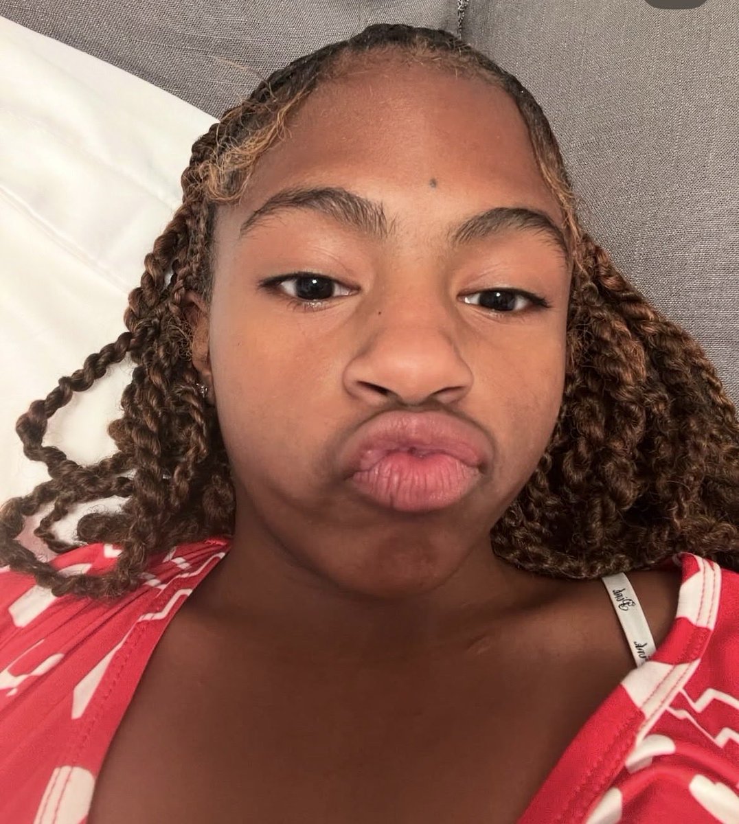 lipparadise's tweet photo. Nutty ass pyt with juicy meat munchers #pyt #ebonypyt #dsl #biglips https://t.co/Jg9qGWlsW7