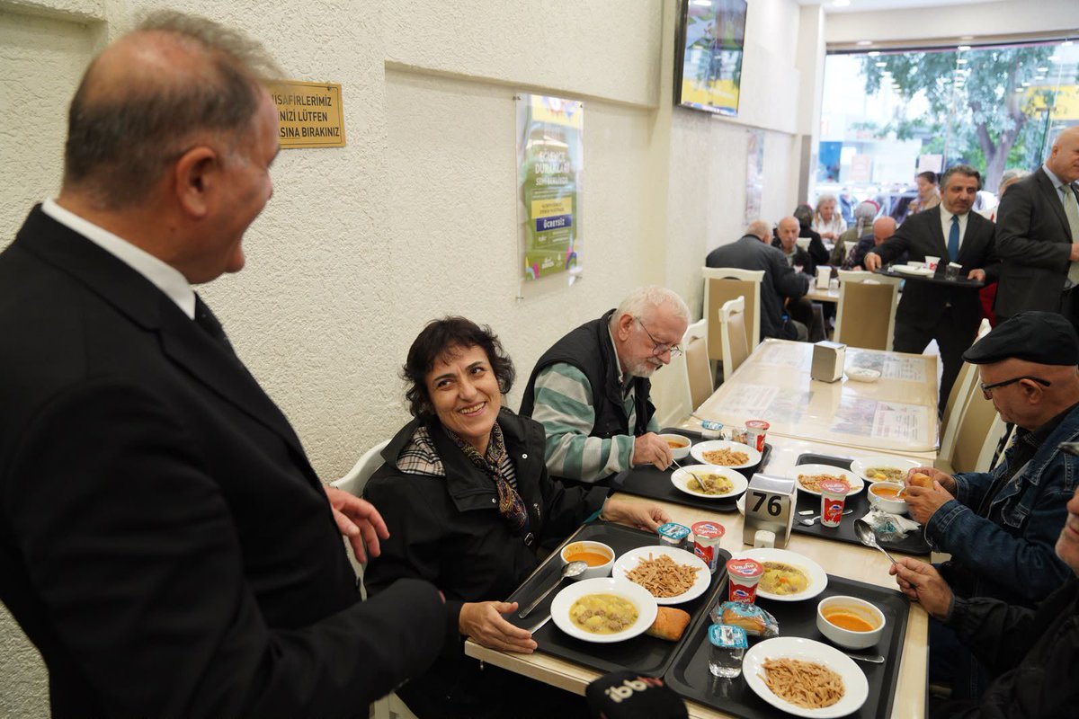 nuriaslan_tr's tweet photo. Pendik Kent Lokantamızda komşularımızla aynı sofraya oturduk.

Uygun fiyatlı, sağlıklı öğünleri halkımızla buluşturmayı sürdürüyoruz. https://t.co/ocT8RQeYX2