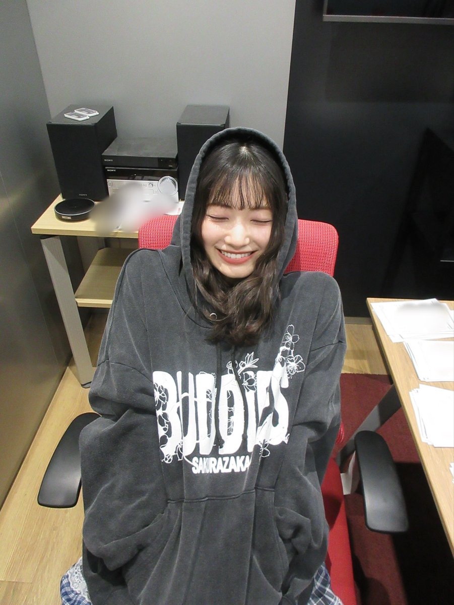 sakurazaka46's tweet photo. 大園玲がブログを更新しました！🌸
https://t.co/xwWtlcM70N
ぜひご覧ください！
#櫻坂46 #大園玲 https://t.co/JaFv4XrMKI