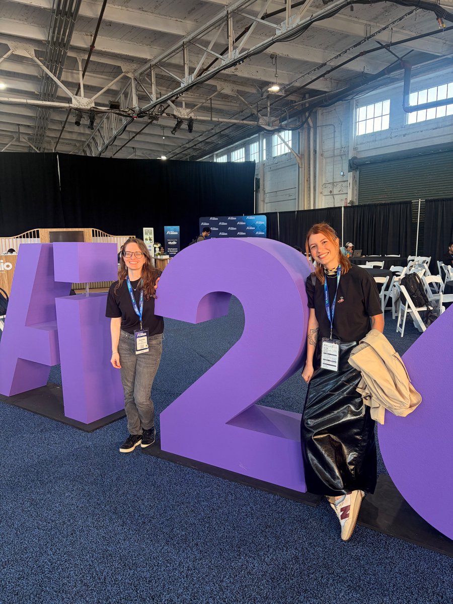 latitudesh's tweet photo. Still thinking about @AIconference  in San Francisco 😎

@cmaiacd took the stage to talk AI infrastructure, and we spent the rest of the event doing what we like most: talking to builders about GPUs, their workloads and what they need to scale faster

Nothing beats building alongside the people actually using the infrastructure

See you at the next one ⚡