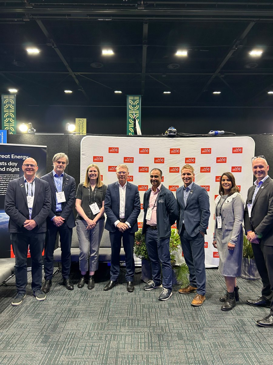 SpaceCornwall's tweet photo. Head of Engagement Ross Hulbert has been in Aotearoa, meeting New Zealand's Space Minister Paul Goldsmith and spent time with the @DawnAerospace team.

This visit was fully funded by the @FCDOGovUK as part of the UK Government's space delegation to New Zealand. https://t.co/gxmZwo5egr