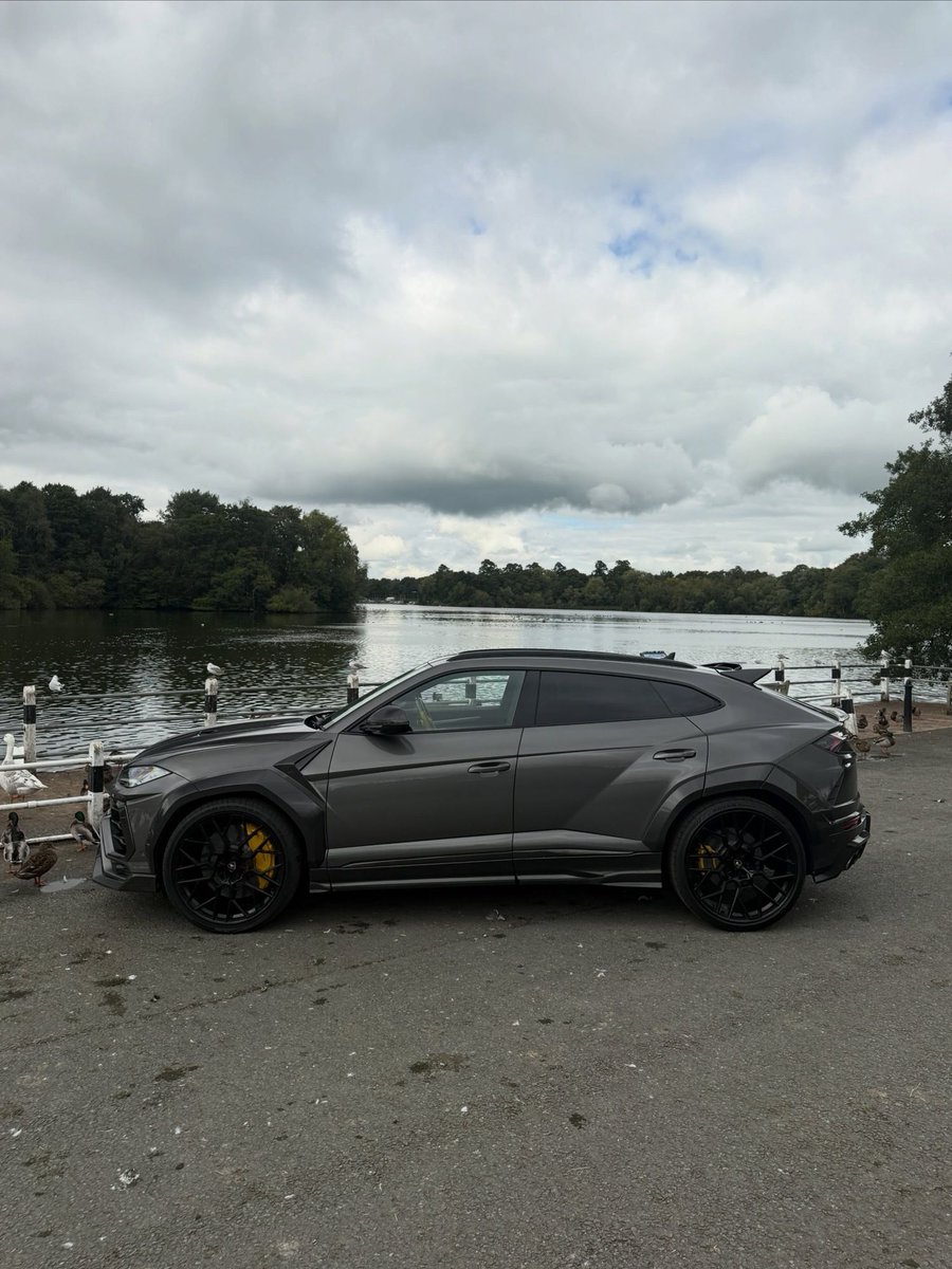 TheAutoHub's tweet photo. Widebody Lamborghini Urus https://t.co/nunm9k8RWo
