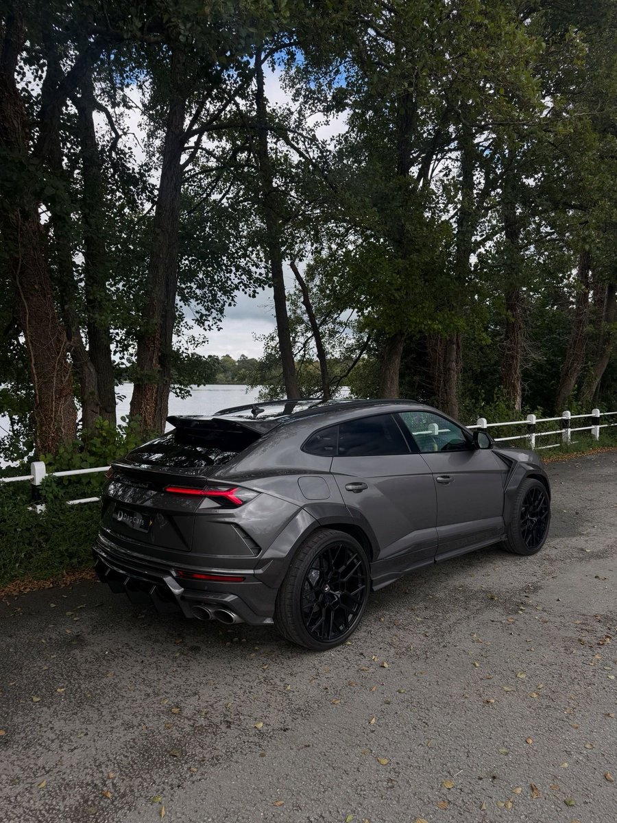 TheAutoHub's tweet photo. Widebody Lamborghini Urus https://t.co/nunm9k8RWo