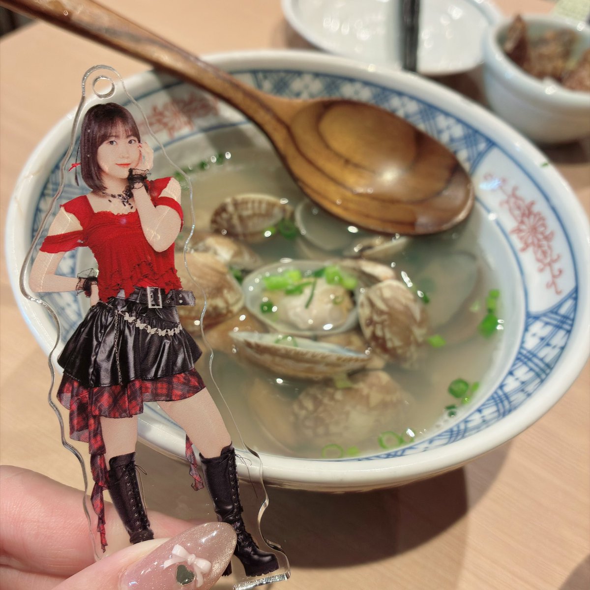 osaaakesaaan's tweet photo. 目光の唐揚げと酒蒸し🐟🐚

#さかなの日
#工藤由愛 https://t.co/q7RHSmTEDP
