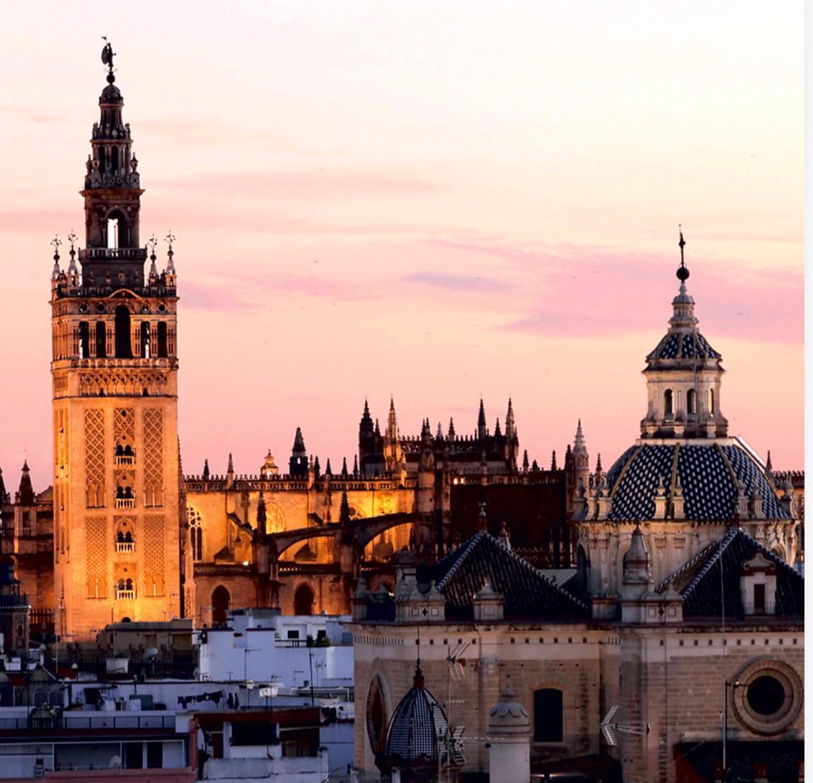CatedraldeSev's tweet photo. Hoy, en el Día Mundial de la Arquitectura, la Catedral de Sevilla muestra cómo Fe, historia, arte y arquitectura forman parte de un mismo patrimonio. https://t.co/2kxAn8uL43