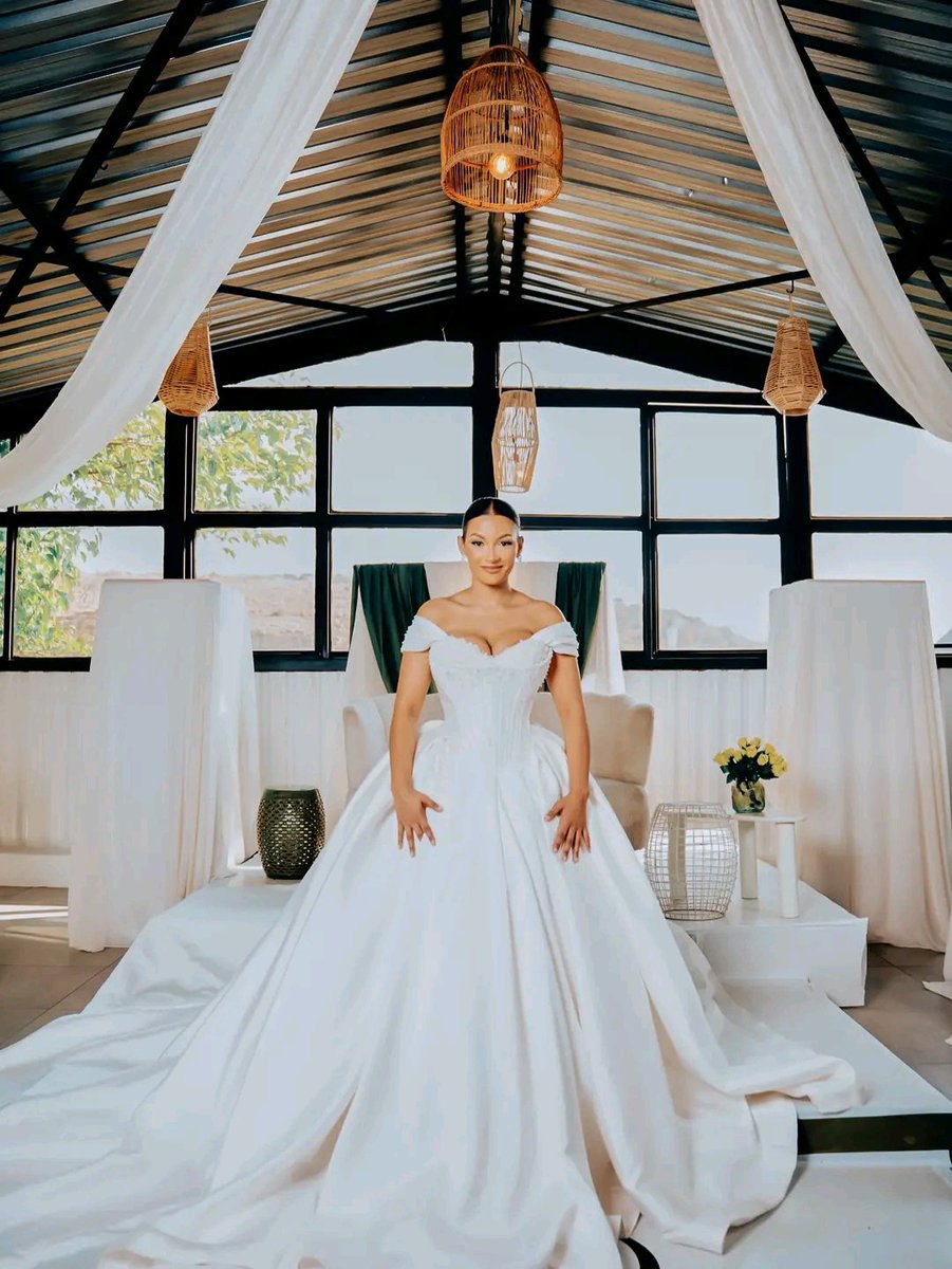 Nompumelelkoxy's tweet photo. Ashley Ogle 😍. Congratulations 🎊. https://t.co/dDxFnJTp60
