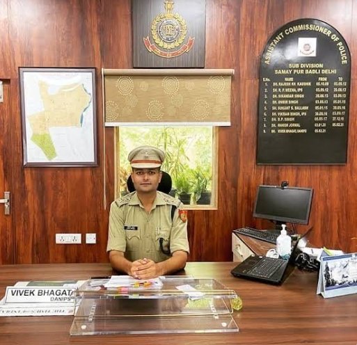 Thakur312Manish's tweet photo. बधाई हो Acp से DCP बनाए गए #Vivekbhagat :दिमागी नक्सली इनके पीछे पड़े थे! https://t.co/Q7QpMDnMr6
