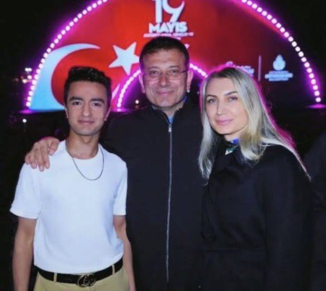_paseidon's tweet photo. @kaankrkcoglu Dünde Ekrem İmamoğlu’nun yanındaydın
Dansözmüsün awq bir o yana bir bu bu yana kıvırıyosun
Kaldı ki kimsenin s2nde değilsin
Niye bu kadar kendini önemli biriymiş gibi pazarlıyorsun https://t.co/48oAe2Nj63