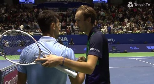 SvenARG's tweet photo. Cuál es tu semifinal de Medvedev vs Djokovic no completada favorita? https://t.co/GTShOC5CME
