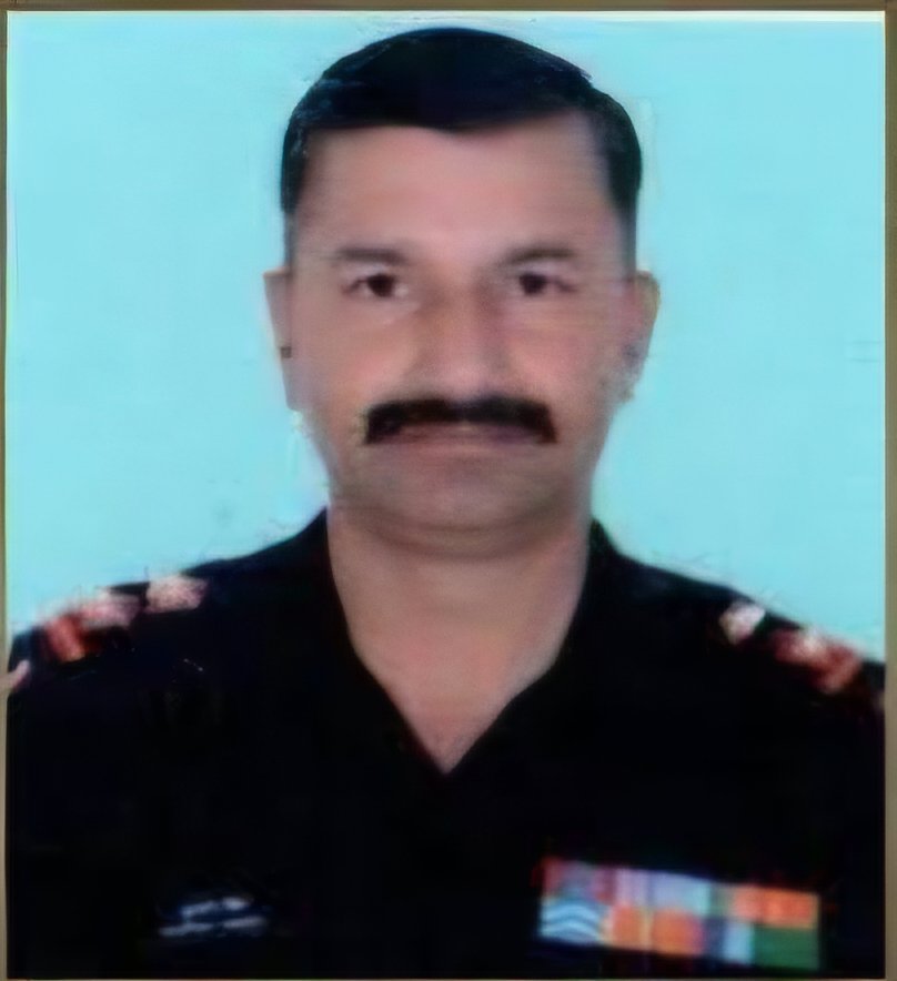 TigerCharlii's tweet photo. On October 5, 2020,

India lost braveheart
Subedar Sukhdev Singh
16 Grenadiers 

He made sacrifice in cross-border firing by #PakistanArmy in J&amp;K
Salute 🇮🇳 
#IndianArmy https://t.co/6LGyeWgYgo