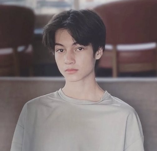 chrliest's tweet photo. he’s so unreal he’s so perfect he’s so mine https://t.co/AibUNoms8n