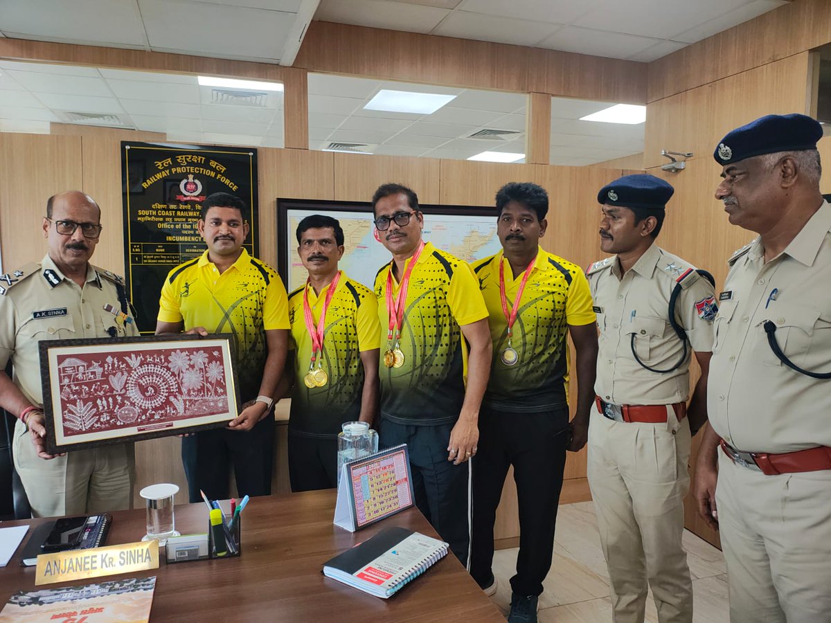 SCoRAILWAYVSKP's tweet photo. A proud moment for South Coast Railway! GM Shri Sandeep Mathur felicitated the SCoR Railway Protection Force (RPF) Badminton Team for an outstanding campaign at the 42nd All India RPF Badminton Championship hosted by Western Railway.

Principal Chief Security Commissioner (IG RPF) Shri Anjanee Kumar Sinha and DIG RPF Shri MS Sunil, extended warm wishes for securing a massive haul of 10 medals (5 Gold, 2 Silver, and 3 Bronze).  

Highlighting our medalists: 🥇 Gold: P. Jagadeesh & B. Sudhakar (Men's Doubles 45+), G. S. Raju (Men's Singles 50+), and P. Jagadeesh & G. S. Raju (Men's Doubles 50+) 🥈 Silver: Shankar & V. Vijay Kumar (Men's Doubles 45+) 🥉 Bronze: V. Vijay Kumar (Men's Singles 45+), V. Vijay Kumar & M. Dhasarathi (Men's Doubles 50+) 🥉 Team Event Bronze: N. Venkateswarlu, B. Sudhakar, J. Rambabu, G. S. Raju, and G. Santosh
Congratulations to the entire team for their dedication and for bringing immense pride to the SCoR zone! 🏸🏅🚂
#SCoR #RailwayProtectionForce #BadmintonTournament #IndianRailways  #TeamSCoR  #RPF @drmvijayawada @DRMVSKPSCoR @drmgtl  @drmgnt