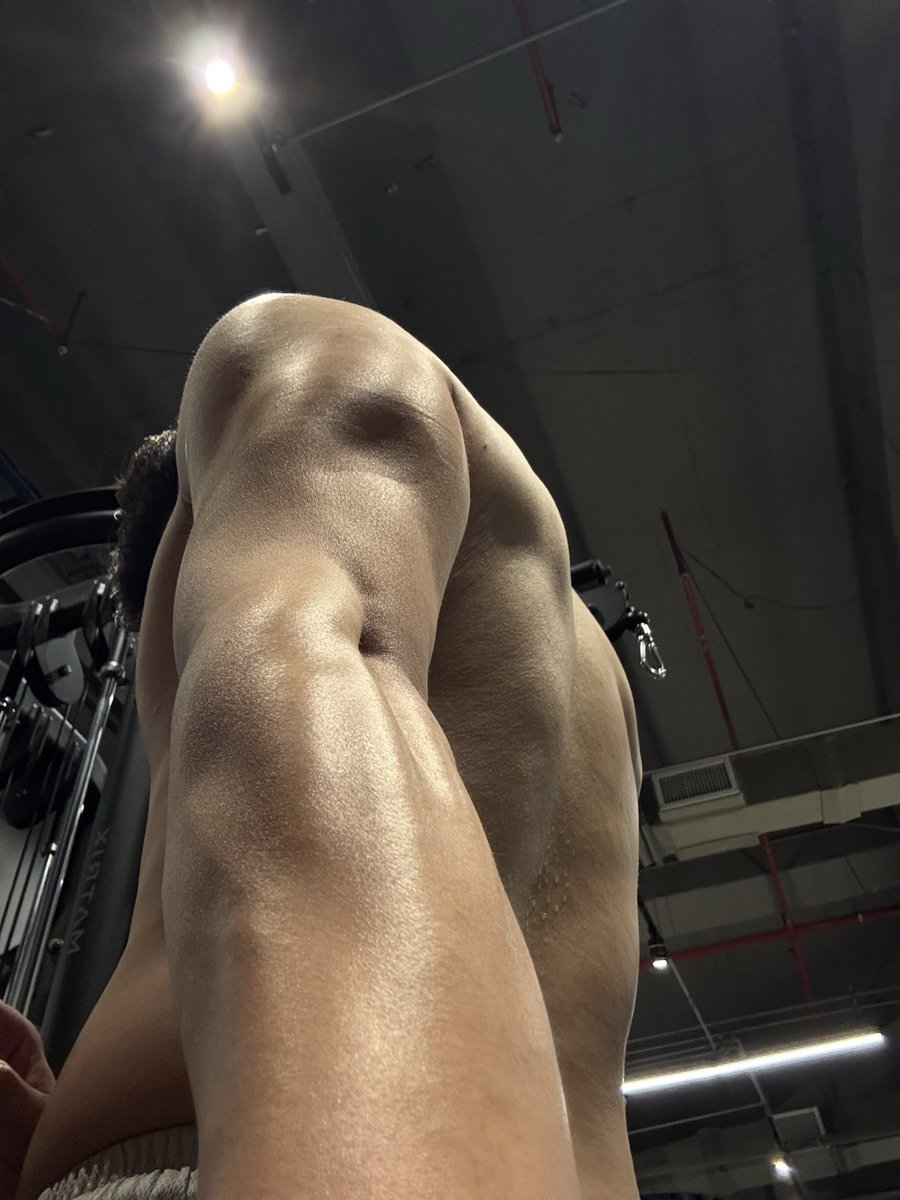KingsleyTeoh_'s tweet photo. #Gym https://t.co/AZxPpvAmBU