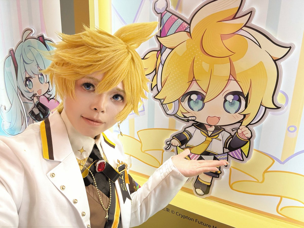_MINHUA's tweet photo. #镜音レン 和萌萌合照！ https://t.co/sOXHvgubR1