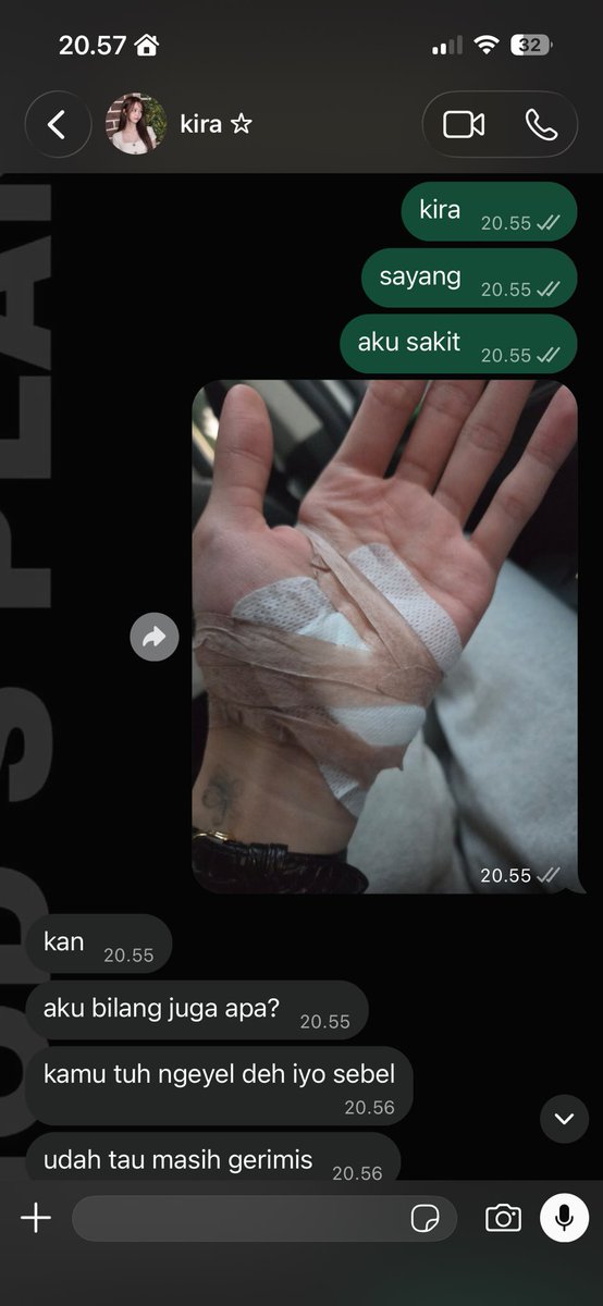 molensprings's tweet photo. jatoh

—————
chiopalmie two tweets au
kira-iyo &amp; cani-mimi vers. https://t.co/4AmAHBLk1x